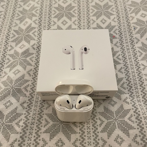 Airpods 1st Gen - Picture 1 of 6
